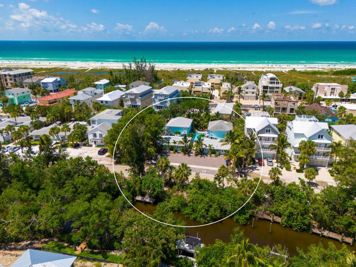 Walk to Siesta Key Beach & Village, Pool, Dock, Game Room! - Bed and Breakfast Siesta Key