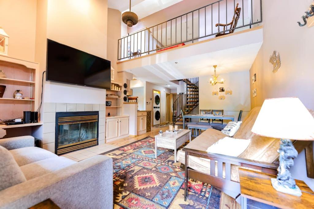 Pine Acres 109 - Hideaway - B&B Durango