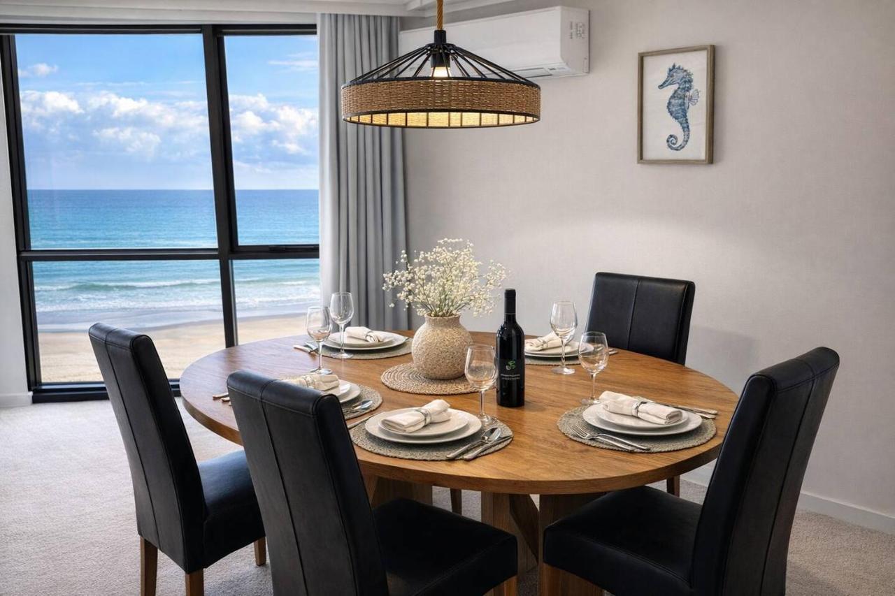 Spacious Ocean View Unit with Pool, Tennis & Beaches - B&B Gold Coast