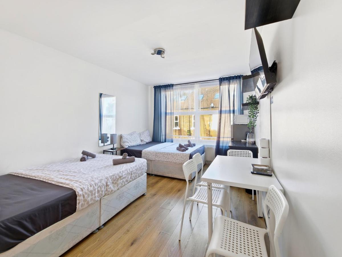 Cozy Rooms in Wimbledon near Colliers Wood - Ferienwohnung London