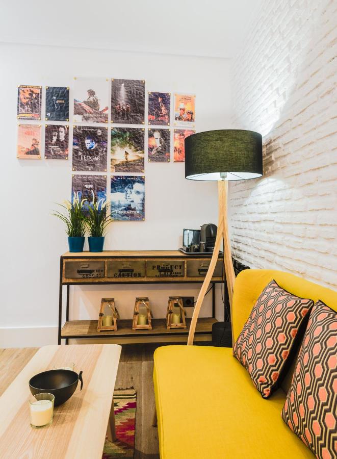 Zimmer mit Kingsize-Bett und Balkon
