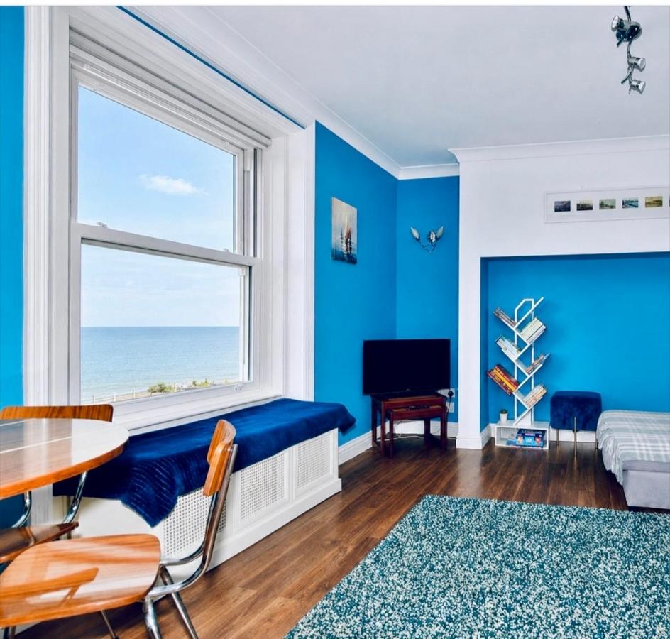 Margate sea views, new flat, beach & cafés centre! - B&B Margate