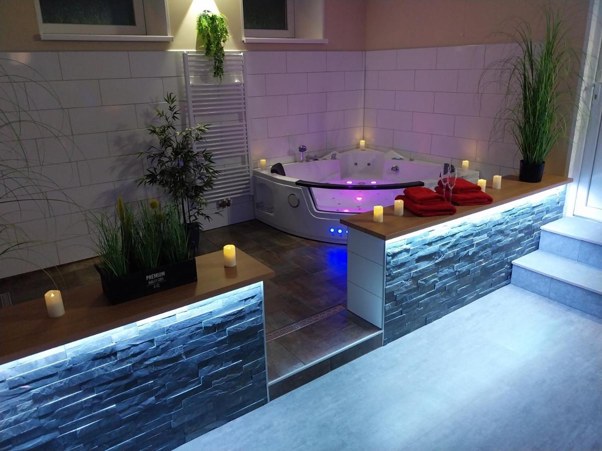 One-Bedroom Apartment with Spa Bath