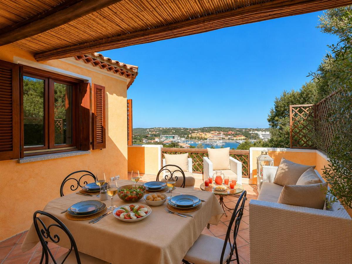 Sea View Apartments in La Marina di Porto Cervo with Pool - Chambres d'hôtes Porto Cervo