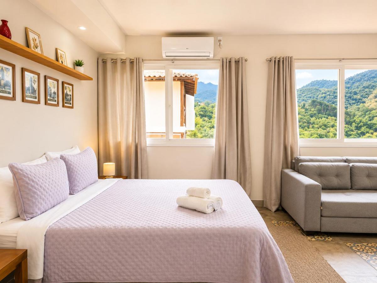 Habitación Doble con vistas a la montaña