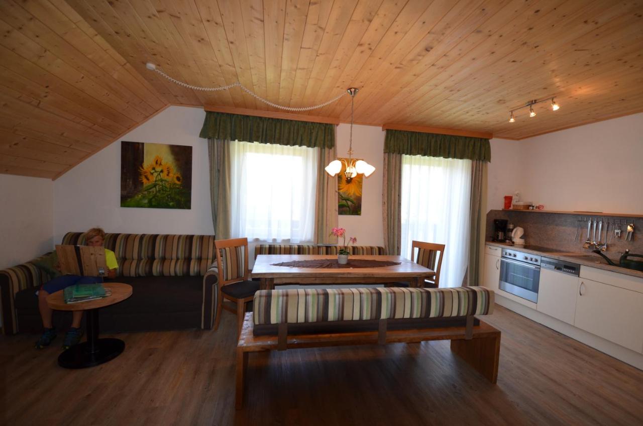Two-Bedroom Apartment with Balcony and Mountain View 