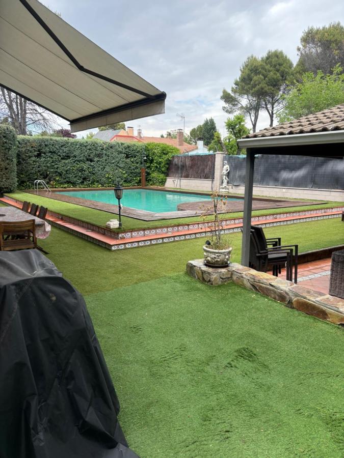 Espaciosa villa con piscina, ideal para relajarse en familia - B&B Los Hueros