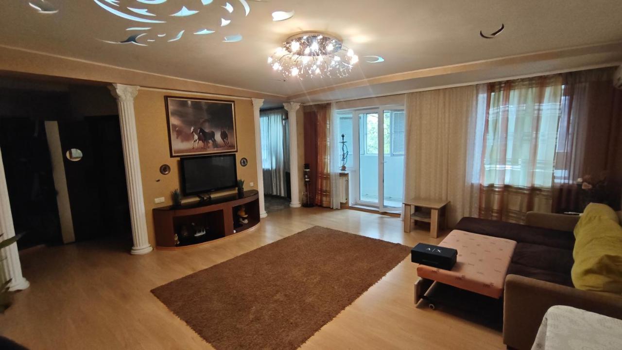 Spacious apartment on Otakar Yarosh - B&B Kharkiv