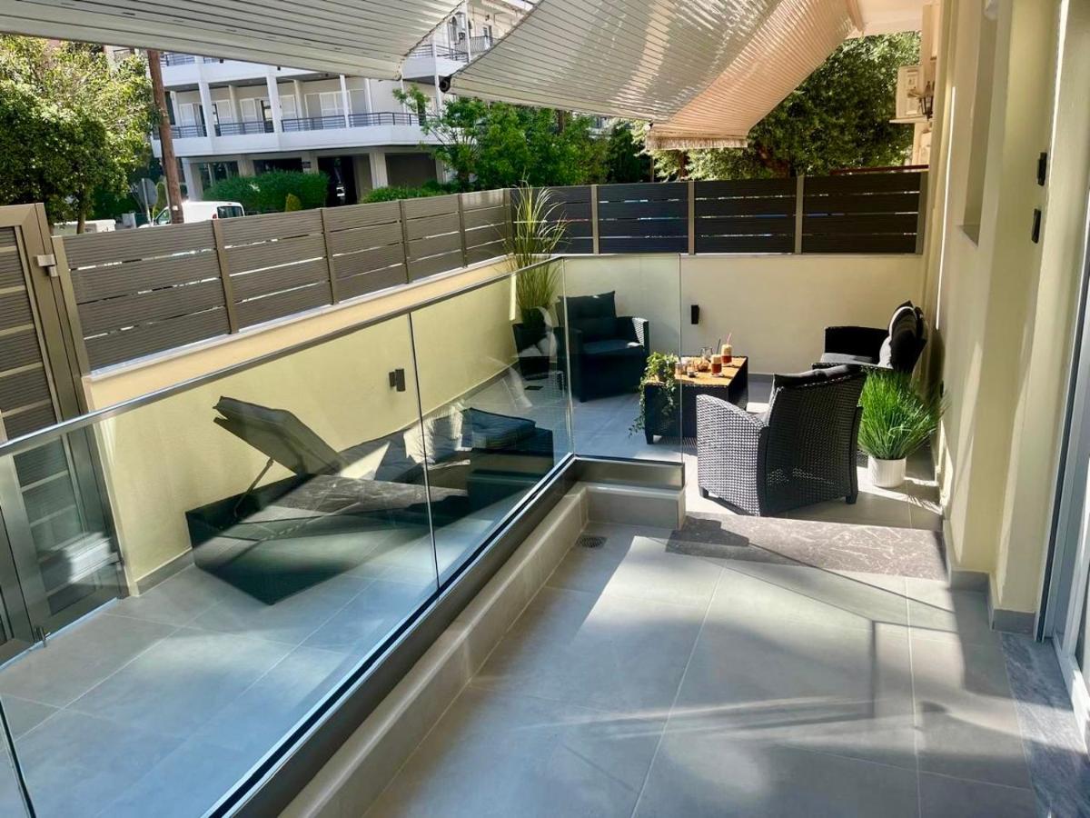 TT Luxury Homes I Helios - Sunny Studio with Yard in Kalamaria - B&B Salónica
