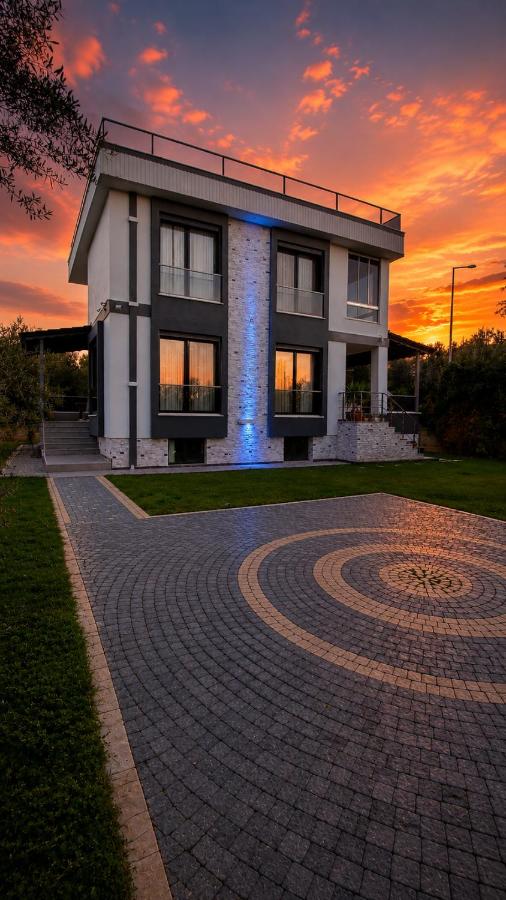 denize 550metre kazdağları ve deniz manzaralı 14 kişilik lüks villa - Ferienwohnung Edremit