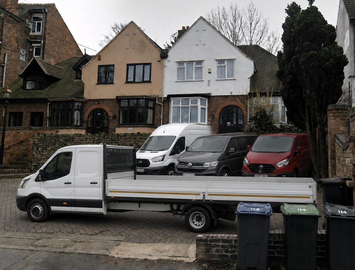 Spaghetti House - 6 Bedroom Contractor House Sleeps 12 Parking for 3 Vans Bromford Duddeston Fort Dunlop Star City Saltley Viaduct HS2 - Chambres d'hôtes Birmingham