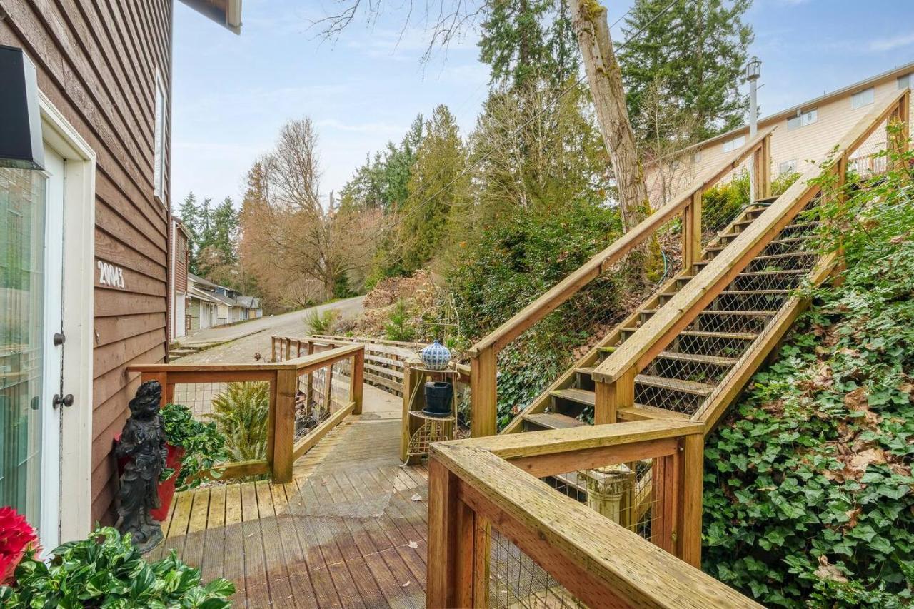 Seattle Retreat | Sauna, 3BR Sleeps 11, Forest - B&B Shoreline