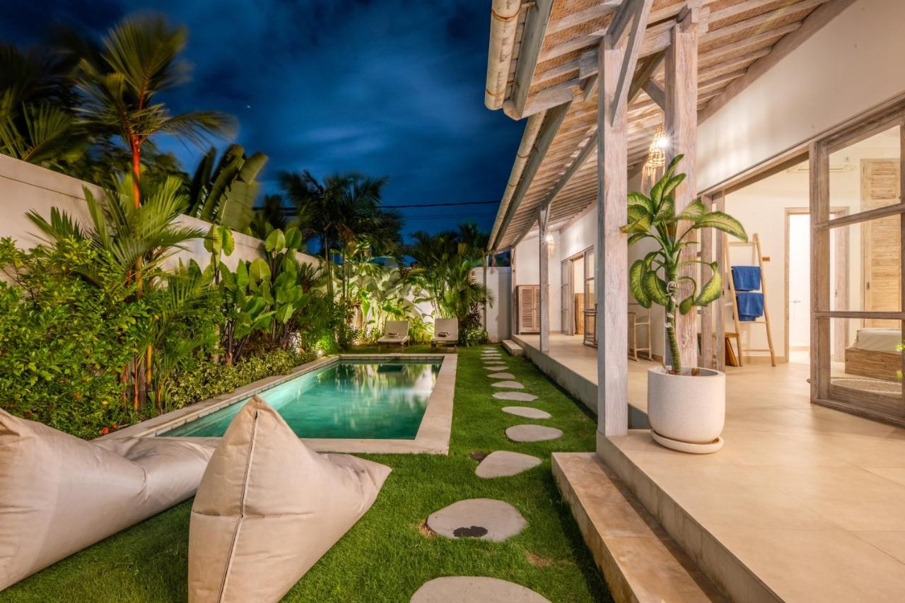 New Villa Misha Modern 2BR Pool Tropical Garden - B&B Seminyak