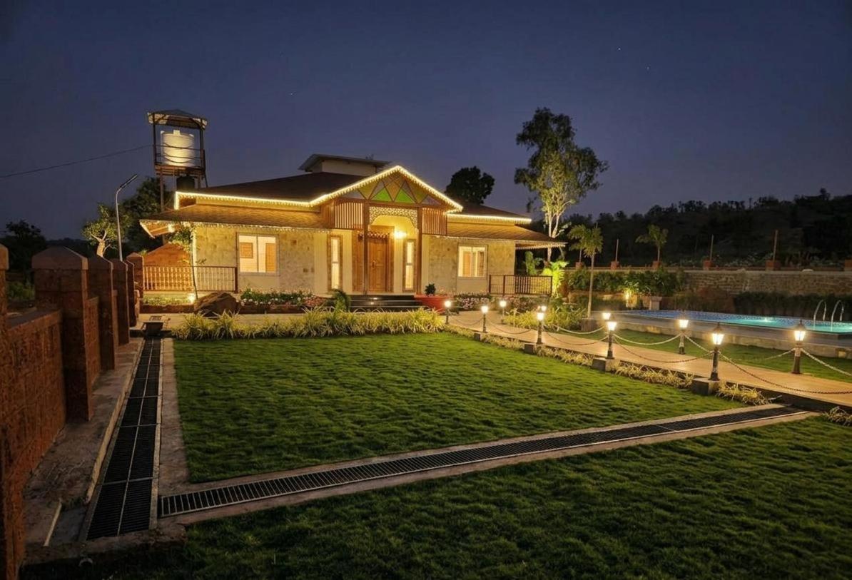 Stargaze Manor Cozy 3 BHK Villa with Private Pool & Garden - Ferienwohnung Pānchgani