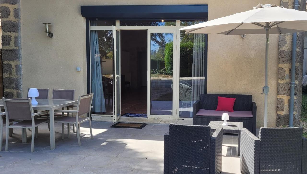 La Vigneraie de Laura: Gîte Entre Vignes et Chênes - B&B Sainte-Colombe