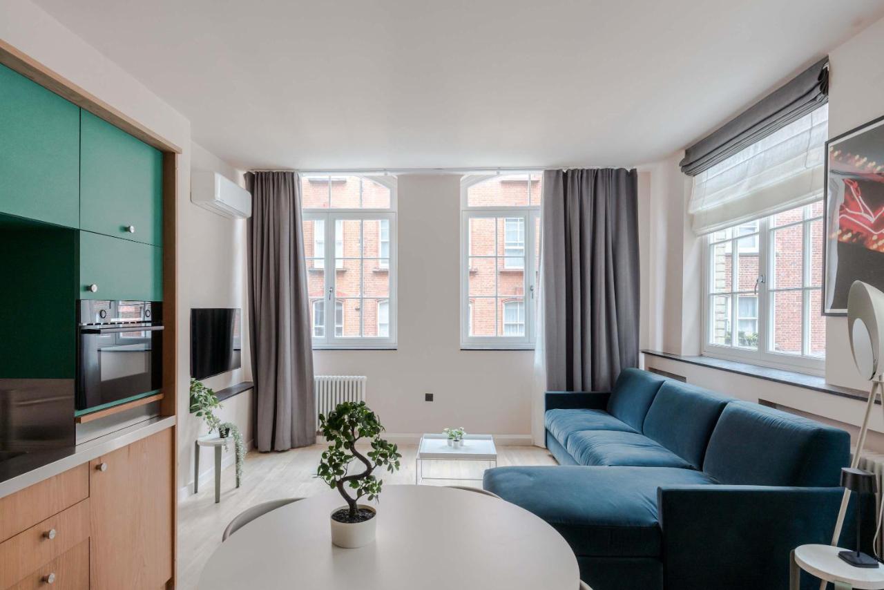 Chic 1BR Soho Flat - AC - Brewer St - Sleeps 4 - Chambres d'hôtes Londres