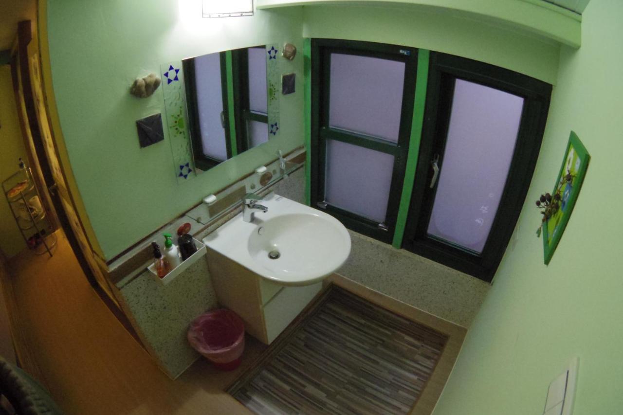 Single Room with Private Bathroom