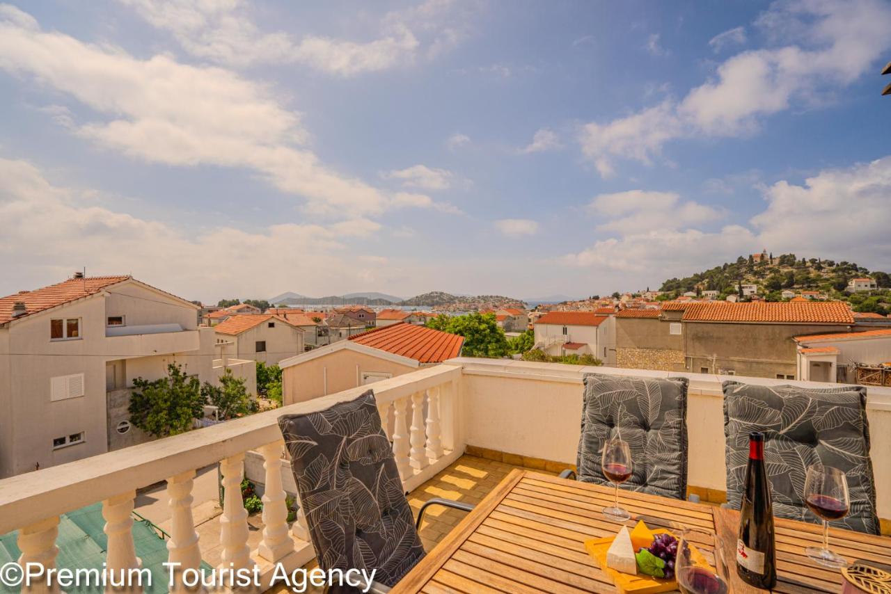 Alaga Heights with Harbour View - B&B Tribunj