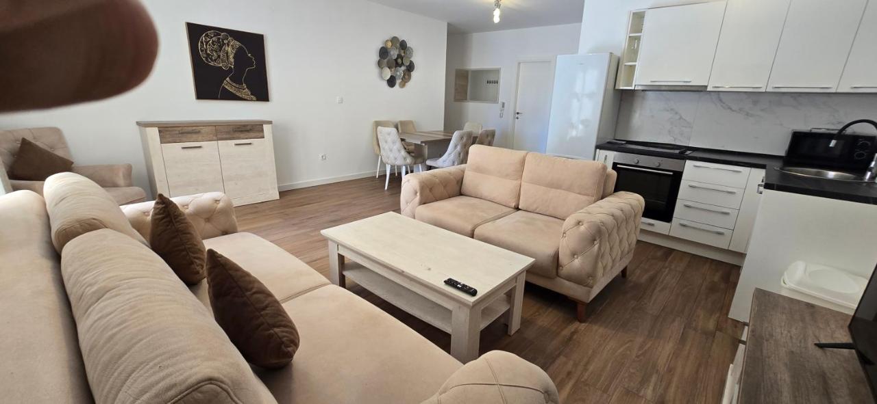 Apartamento de 2 dormitorios con vistas a la piscina