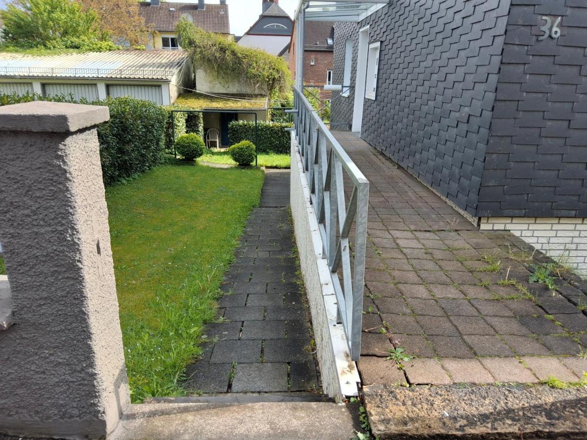 Moderne Top-Wohnung Zentral, nahe Kinderklinik mit Parkplatz - Ferienwohnung Siegen