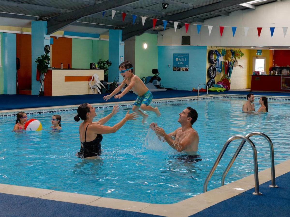 Scratby Chalet Minutes from Beach & Free Swimming - Bed and Breakfast Scratby