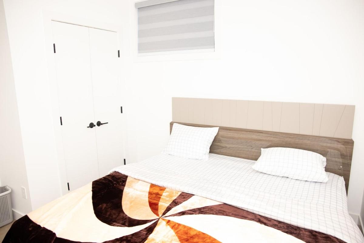 Newly built 2Bedrooms Suit Walk Out Basement - Ferienwohnung Calgary