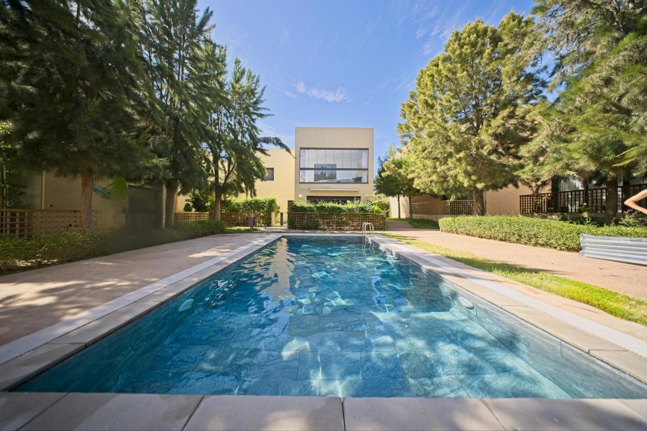 Beachside Apartment with Private Pool - Chambres d'hôtes Taghazout