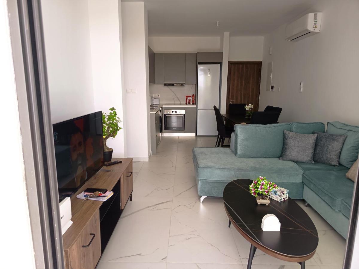 Brand New beautiful 2 Bedroom Apartment Livadia Larnaca - Chambres d'hôtes Livádia
