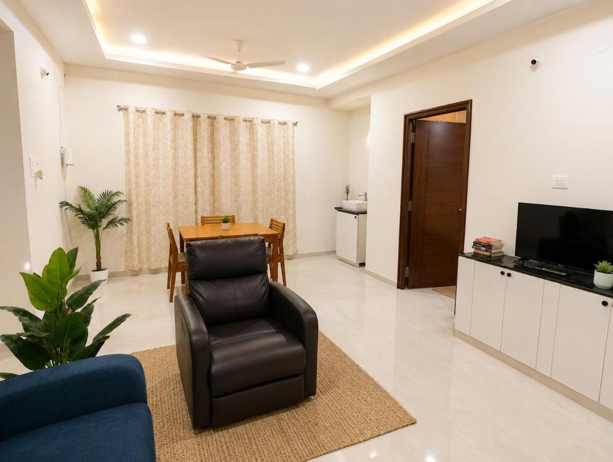 The Serene Stay Luxury Flat Near Hitech City - Chambres d'hôtes Lingampalli