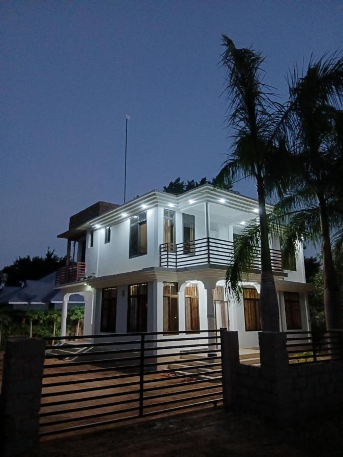 Hidalgo Explorers Home - B&B Moshi