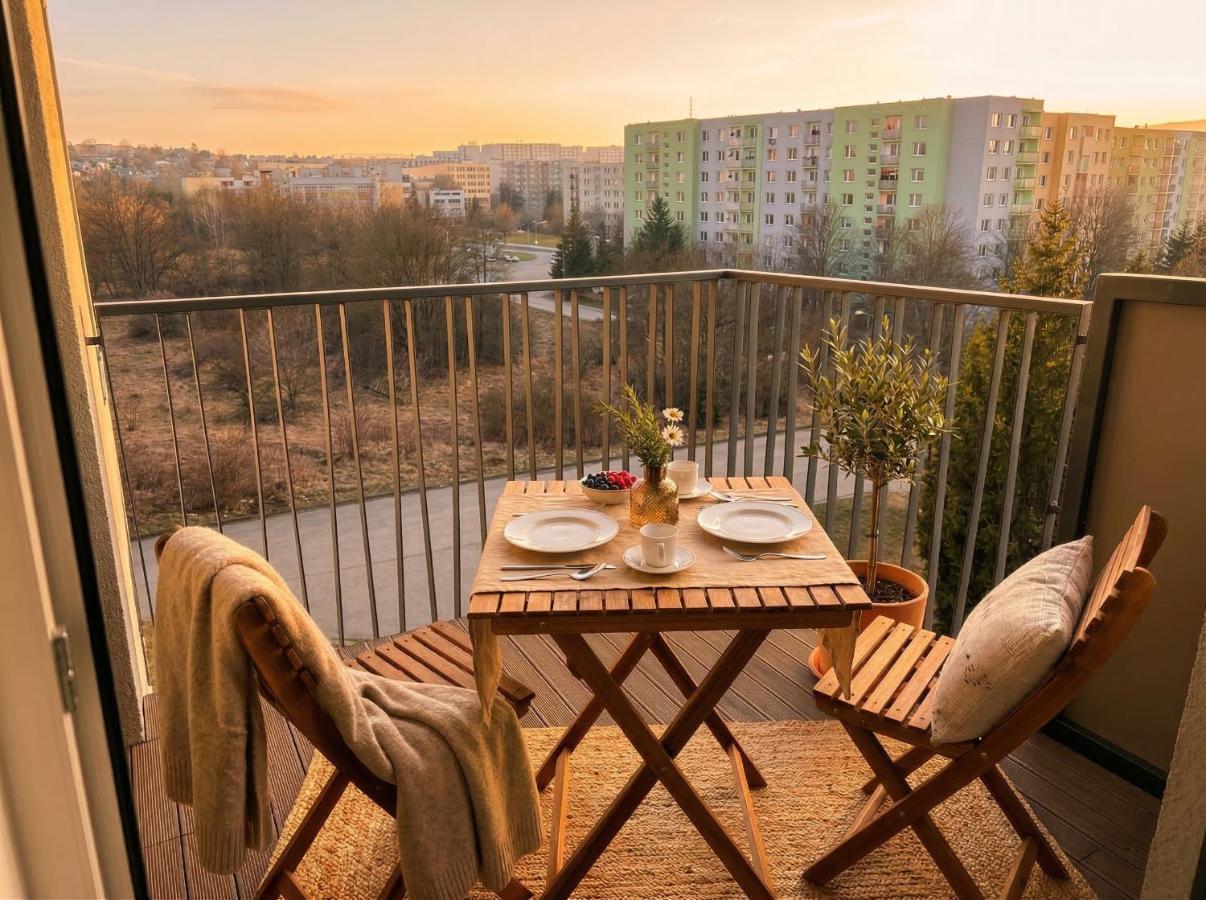 Moderný nový byt s výhľadom & Parking - B&B Ľubotice