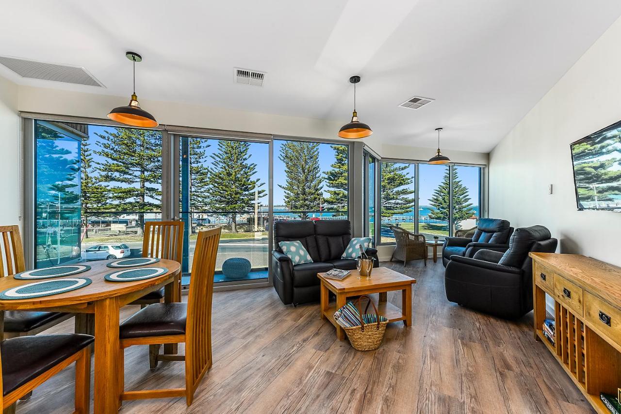 Two-Bedroom Apartment with Ocean View - Ringwood