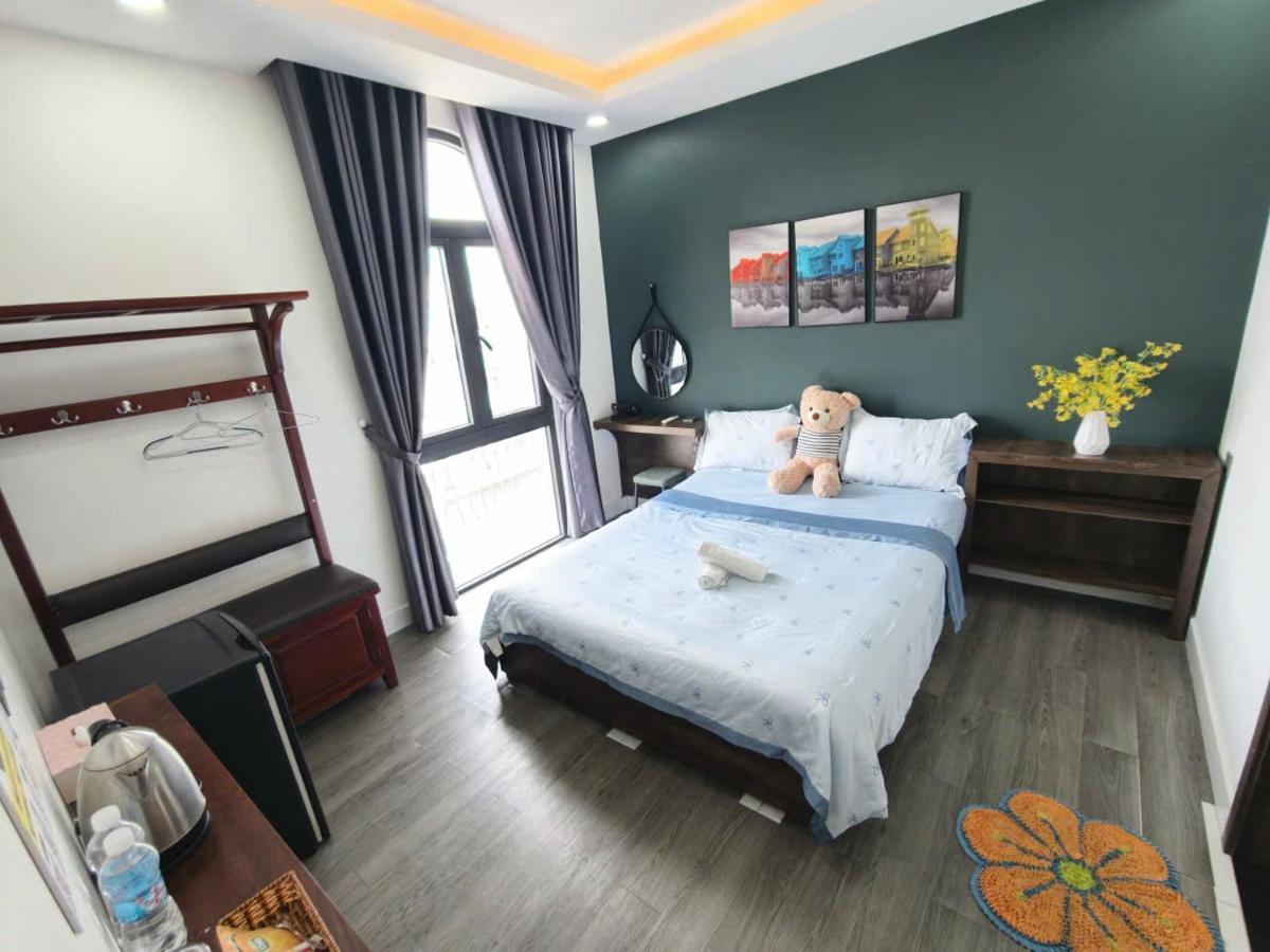 Zimmer mit Kingsize-Bett