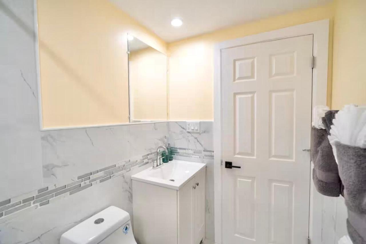 Stylish 4BR Boston, Pet-Friendly near Savin Hill, I-93 & Red Line 30-1 - Chambres d'hôtes Boston