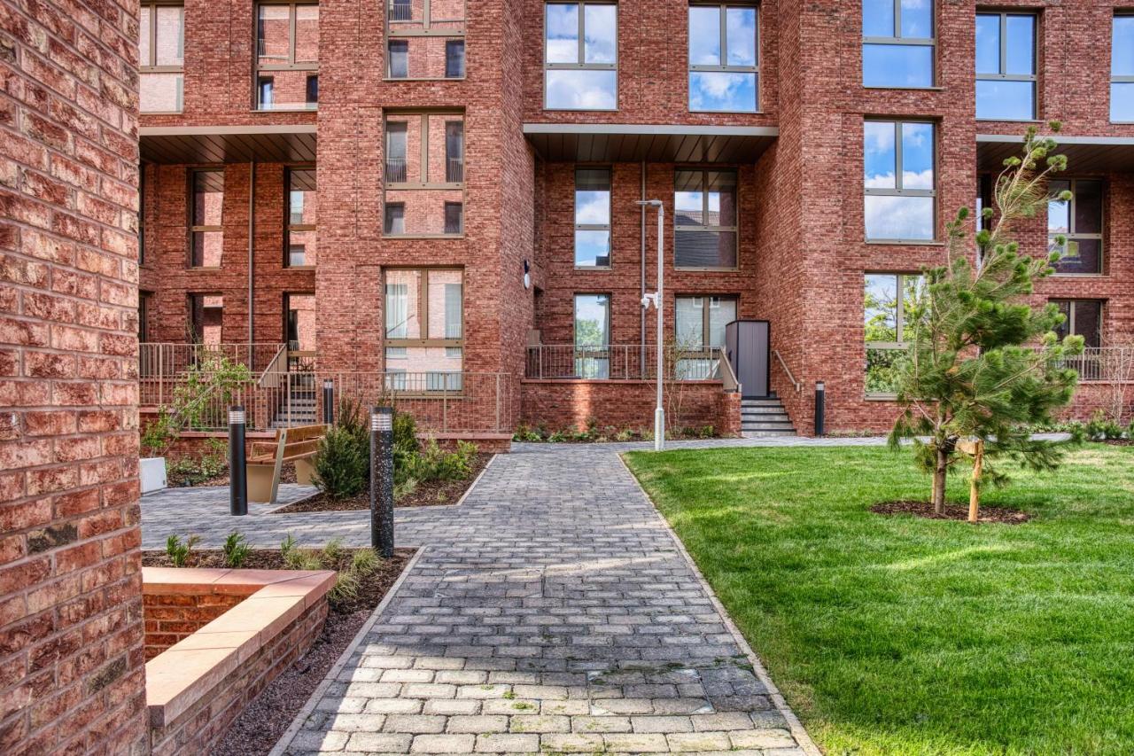 Trafford Garden Place with Free Car Park - B&B Manchester