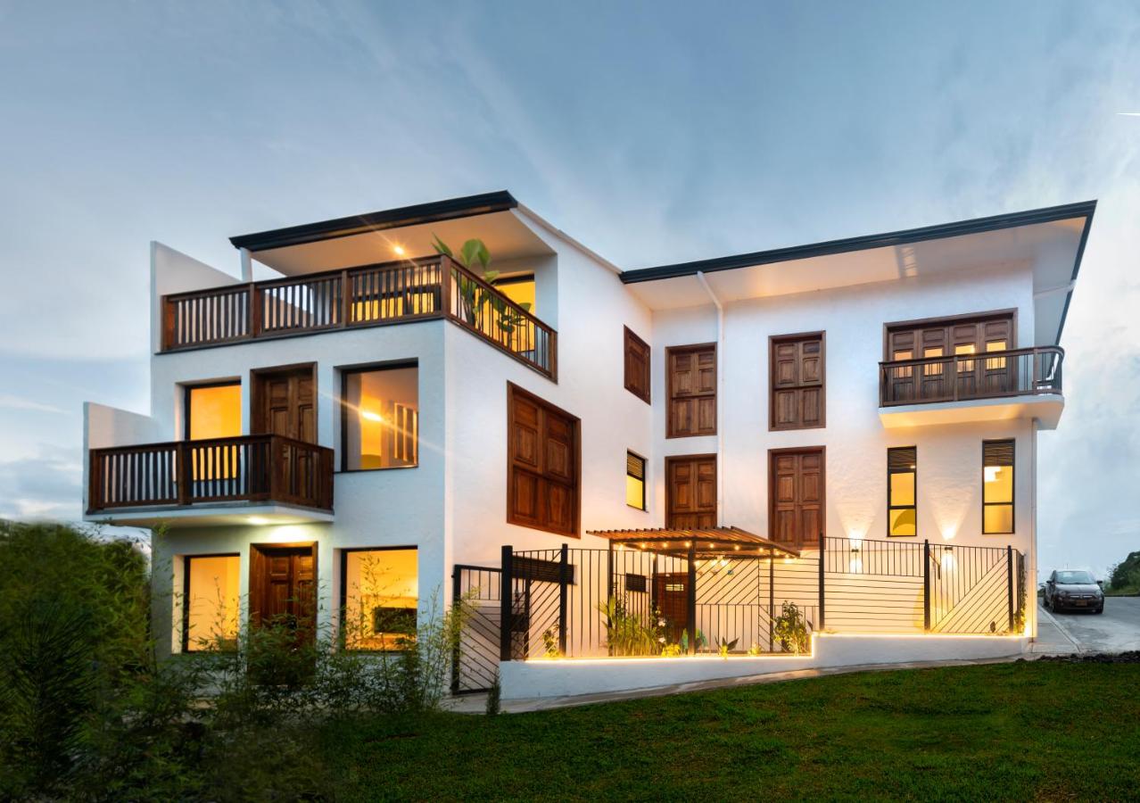 Amaru Suites Salento - Apartamentos con Jacuzzi y Vistas al Bosque - B&B Salento