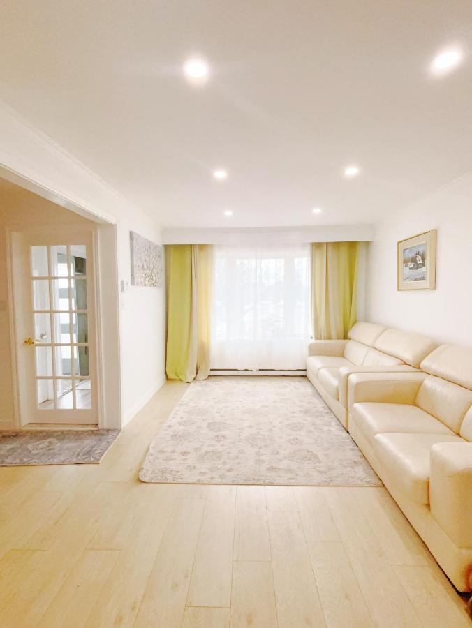 A comfortable Exquisite house with backyard ,parking - B&B Montréal