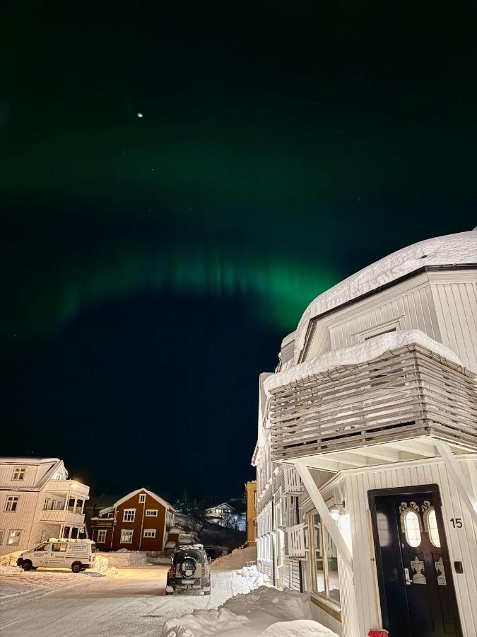 Newly Renovated Apartment in Lofoten with Free Parking and fast Wi-Fi - Chambres d'hôtes Kabelvåg