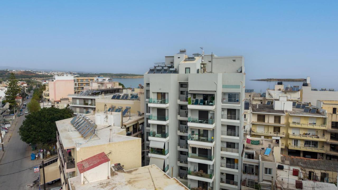 Feta Breeze Seaside Apartment 60-sec Walk to the Beach - B&B Chania