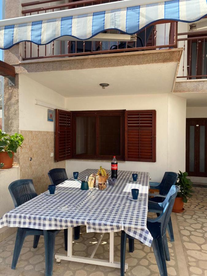 Apartmani tri palme - B&B Vinišće