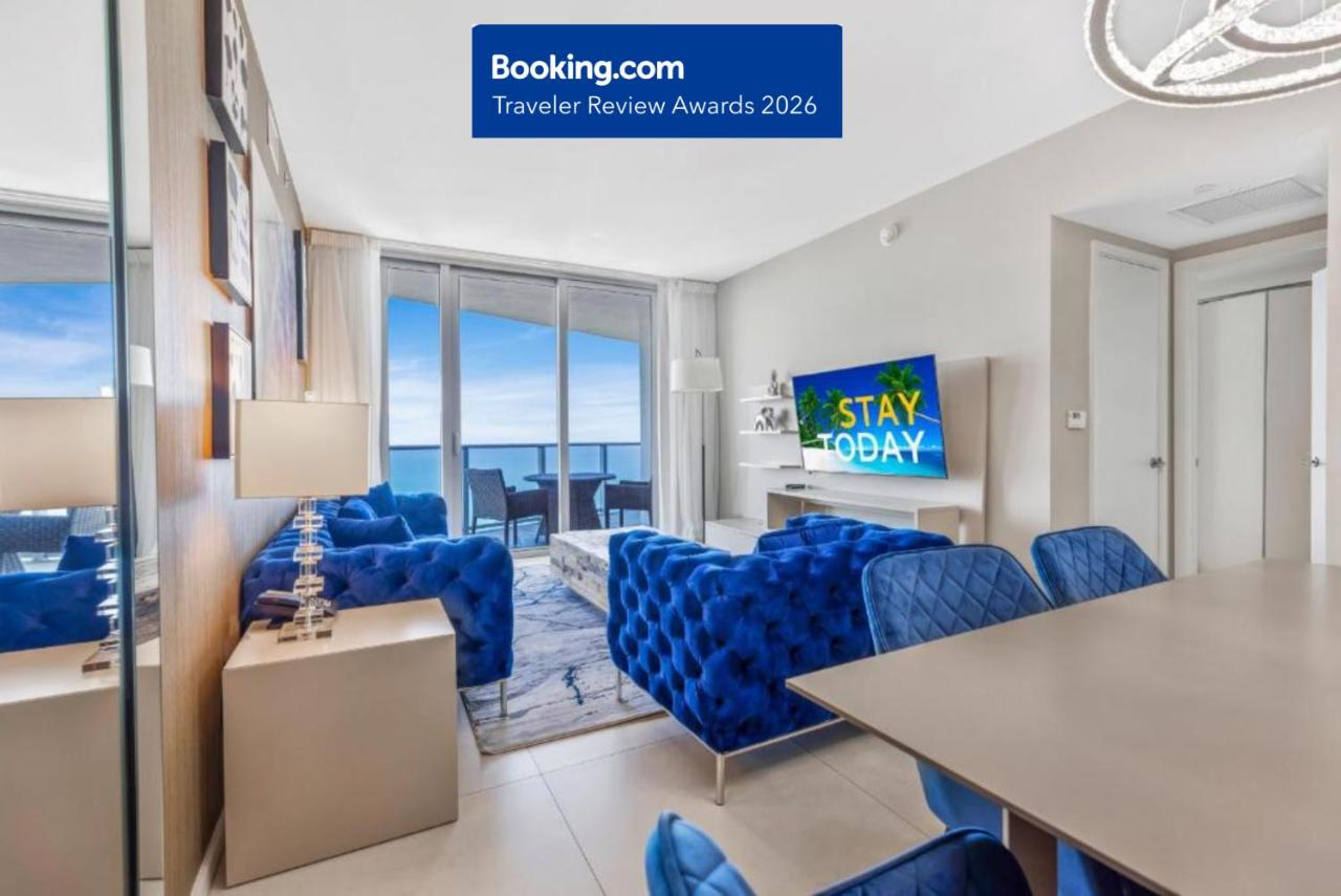 The Ultimate Resort - BEACHFRONT 2 BEDROOM APARTMENT WITH DIRECT OCEAN VIEW, ROOFTOP POOL, HOT TUB AND GYM - Chambres d'hôtes Hollywood