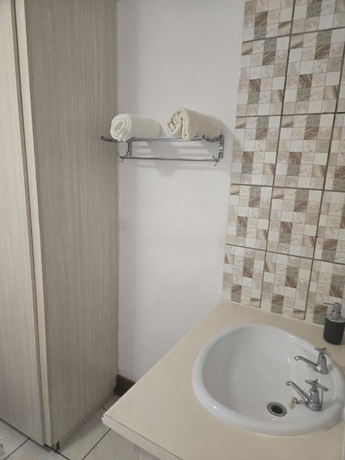 Oasis Self-catering Apartment 2 - Bed and Breakfast Kimberley