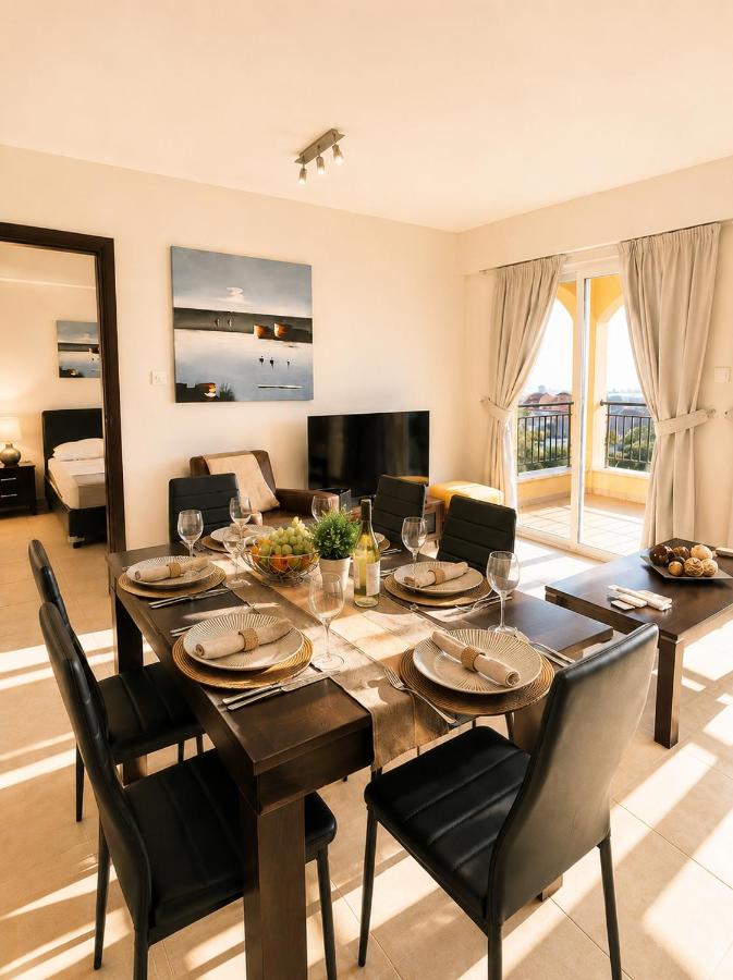 Cozy Sea View Apartment with Pool in Peaceful Paphos Area - B&B Pafos