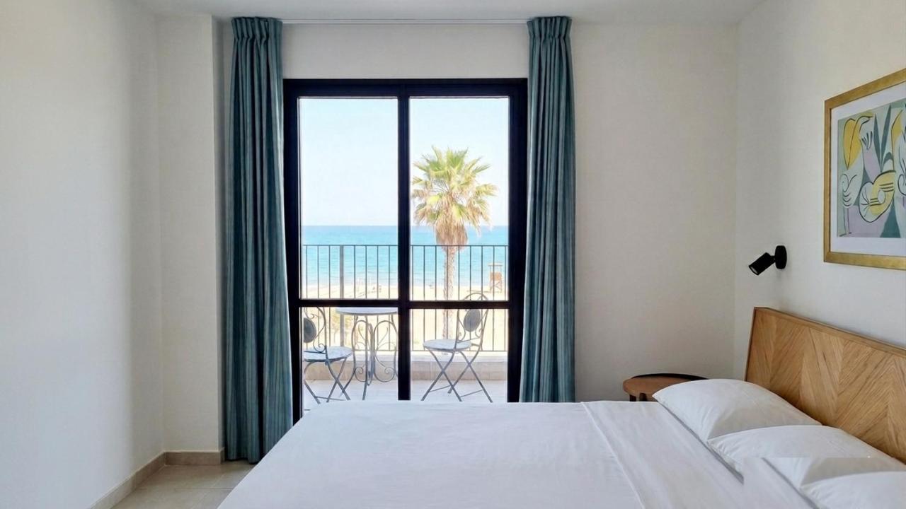 PORT CITY- 1 Bdrm Apt W Balcony Beachfront MAMAK - B&B Haifa
