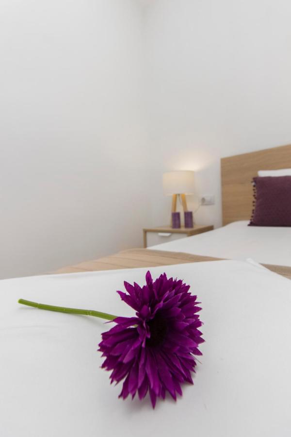 One-Bedroom Apartment with Sea View