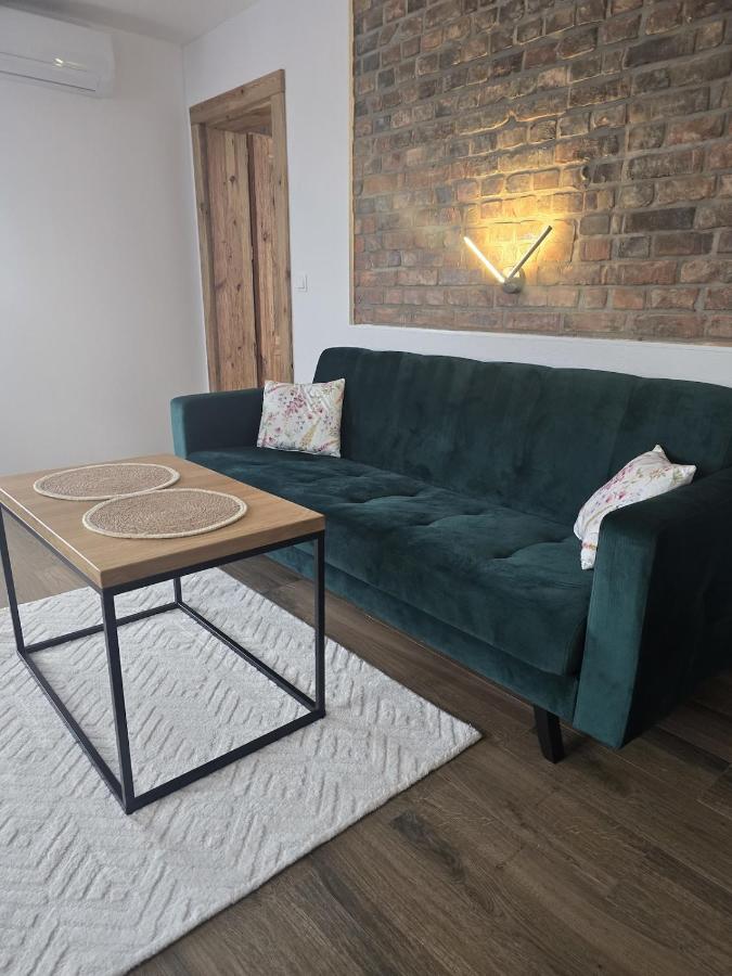 Przystań Na Zakręcie Apartament - B&B Złocieniec