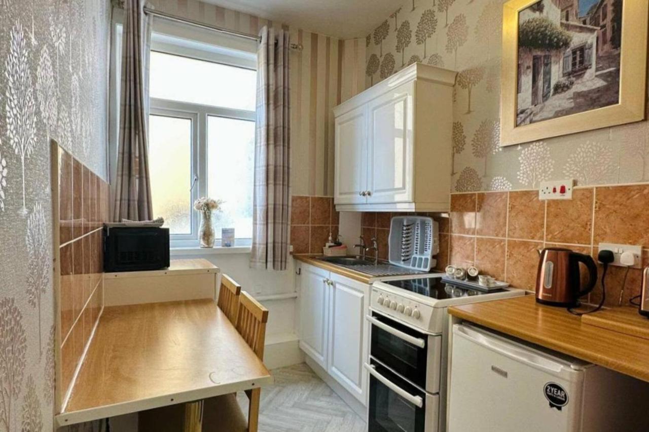 Ground Floor Studio Apartment at Sea-Cote - B&B Blackpool