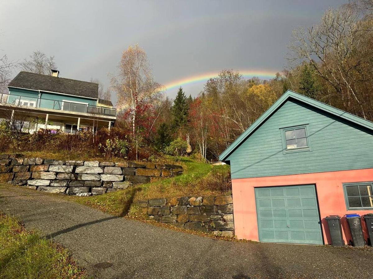 Spa Villa - Sauna, Hot Tub & Private Waterfall - B&B Voss