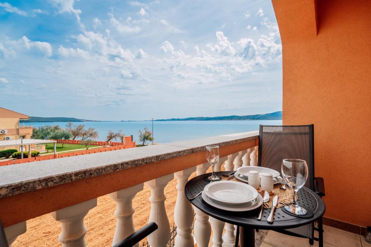 Appartamento con 1 Camera da Letto, Vista Mare e Balcone 