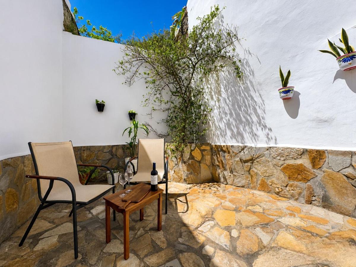 Casa tradicional en pueblo blanco pintoresco - Traditionelles Haus in einem malerischen weißen Bergdorf - Chambres d'hôtes Canillas de Albaida